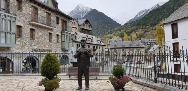 El Pueblo Con Más Bares Por Habitante De España Ideal Para Los Amantes De La Buena Mesa Está En Huesca: Sallent De Gallego