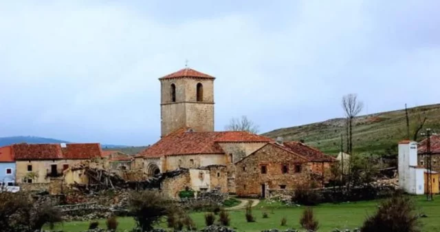 El Pueblo De Guadalajara Atrapado En El Tiempo Cerca De Madrid Para Una Escapada De Otoño