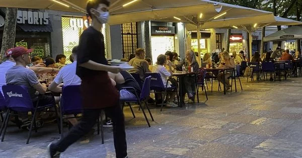 «Estáis Avisados»: La Amenaza De Los Camareros De Un Bar A Los Niños Que Molestan