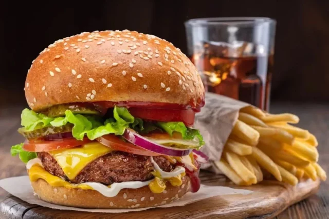 La Hamburguesa Más Insalubre Se Vende En Una Cadena De Comida Rápida Que No Es Burger King Ni Mcdonalds