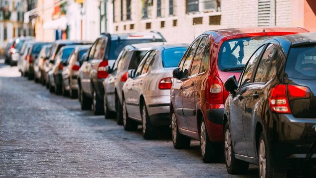 La DGT y el dilema del aparcamiento urbano