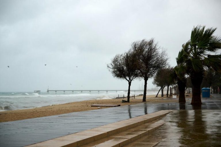 Previsión del tiempo de la AEMET: llega la borrasca Caetano y pone en alerta a media España