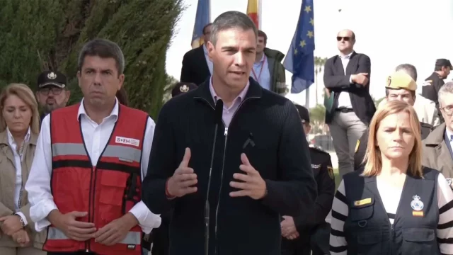 Caos Por La Burocracia Del Decreto De Pedro Sánchez Para Los Damnificados De Valencia