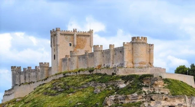 El Premio Que Se Ha Llevado Peñafiel Dan Más Ganas De Visitar El Pueblo De Castilla Y León