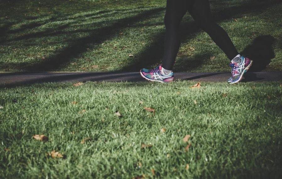 Este Producto De 6,99 Euros De Decathlon Lo Pones En Los Calcetines Y Hace Magia Para Caminar Y Correr