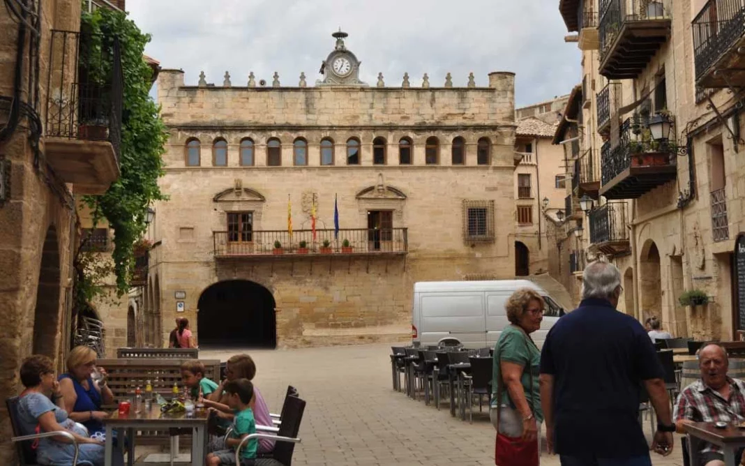 La Plaza Mayor, el corazón de La Fresneda