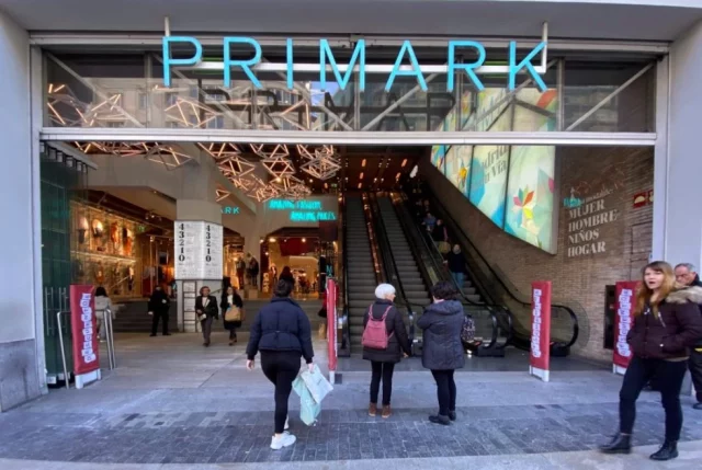 Primark Vende Unas Elegantes Sillas De Estilo Parisino A Precio De Bazar Árabe