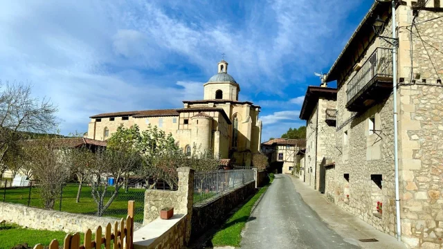 Valpuesta, El Pequeño Pueblo De Burgos Que Guarda Los Secretos Más Antiguos Del Español