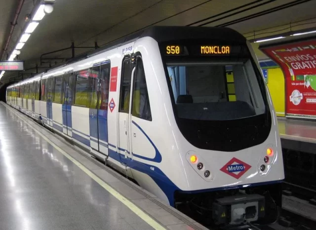 El Metro De Madrid Alerta A Los Viajeros De La Estafa De Las Tarjetas De Transporte