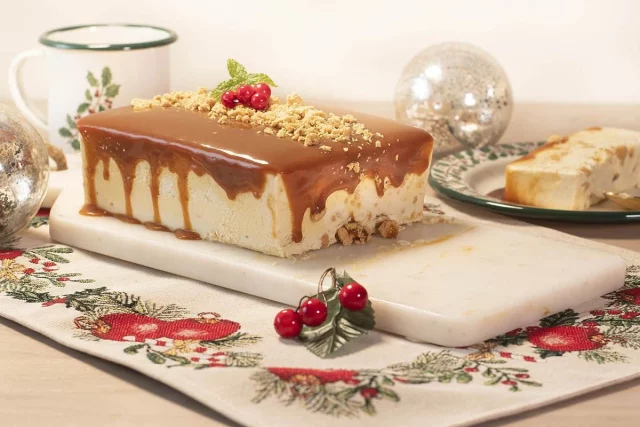 Deliciosa Tarta De La Abuela De Turrón, Un Postre Tradicional Con Un Toque Navideño