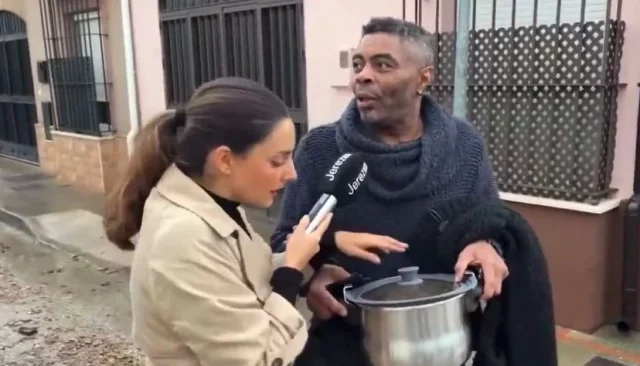 El Vídeo Del Hombre Que Salvó Sus Albóndigas Durante Una Inundación Se Vuelve Viral En España