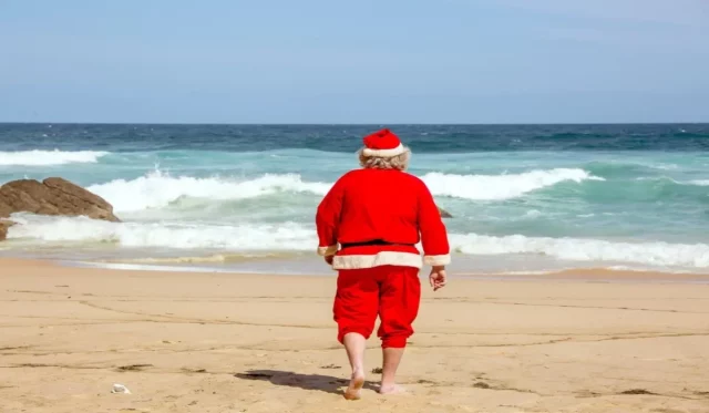 Existe Una Playa En España Donde La Navidad Se Celebra Haciendo Surf