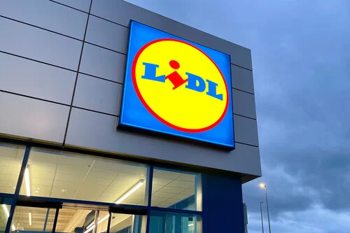 Parece De Cortefiel El Nuevo Abrigo Barato De Lidl Que Imita La Piel De Cordero