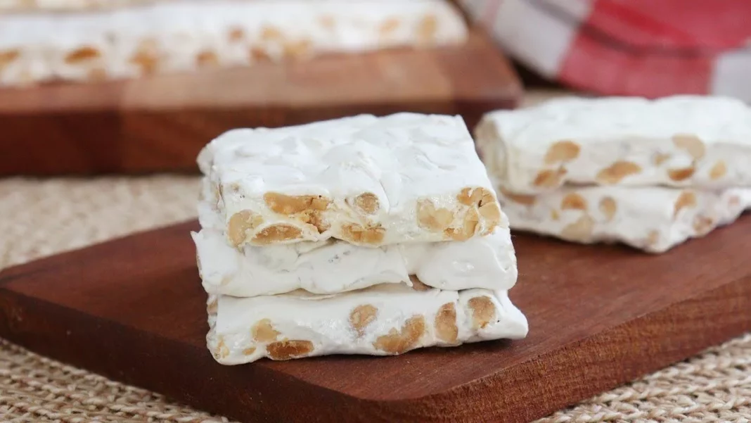 Preparación del turrón de almendras casero