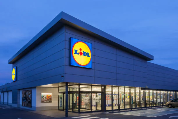 Lidl Se Adelanta A Leroy Merlin Con Unas Lámparas Led De Fácil Instalación