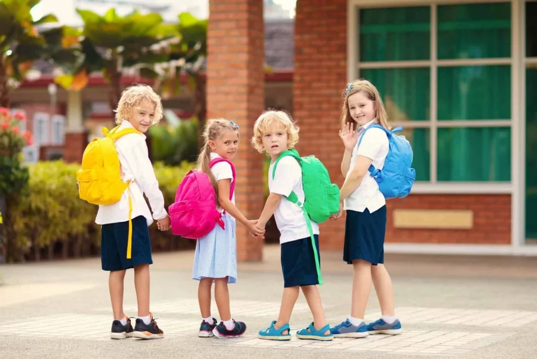 Beneficios para los niños de caminar solo al colegio