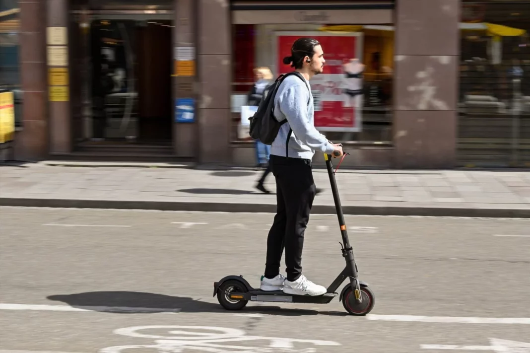 ¿Qué regula la DGT sobre los patinetes eléctricos?