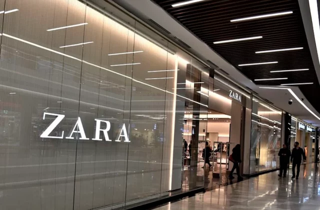 Las Mujeres Bajitas Están Empezando A Comprarse Estos Vaqueros De Zara Kids Que Sientan Estupendos