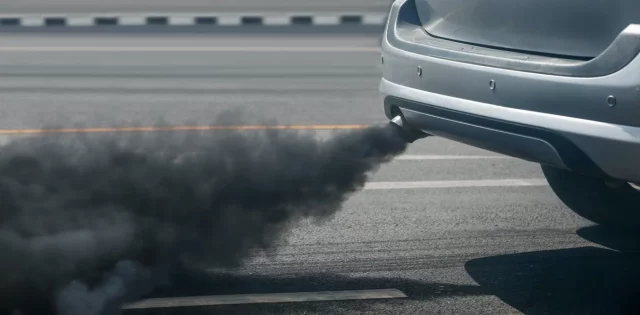 El Desastre De Las Zbe En España: Las Ciudades En Las Que Se Puede Circular Sin Etiqueta Medioambiental