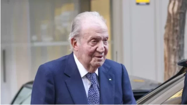 El Rey Juan Carlos, Destrozado Y Solitario: El Último Adiós Que Ha Dado