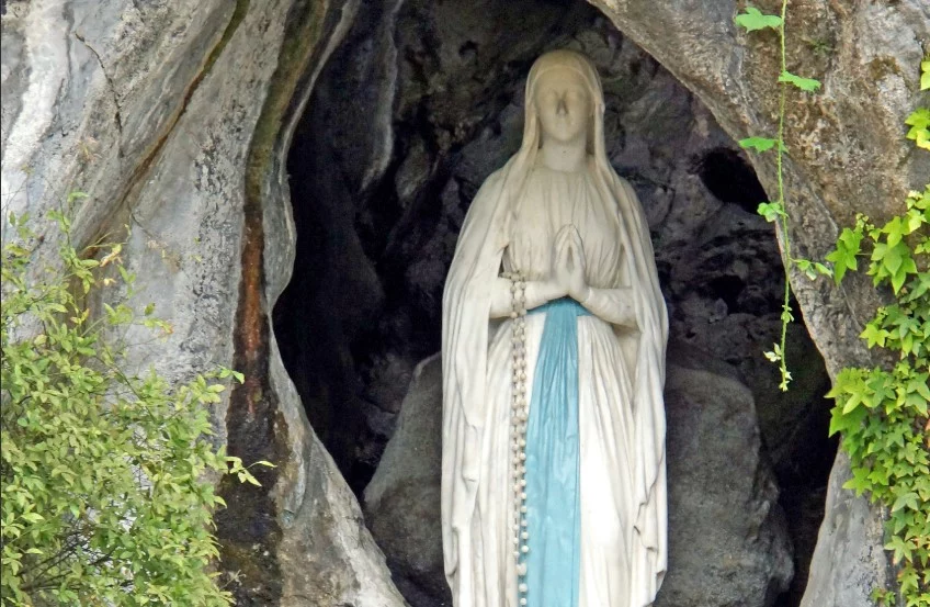 Nuestra Señora De Lourdes