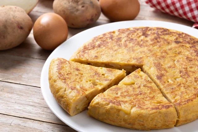 Tortilla De Patatas Con Truco: El Secreto De Los Chefs Para Quede Jugosa Y No Se Rompa