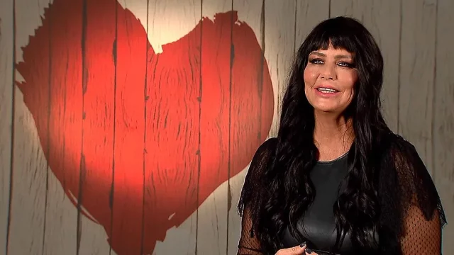 Una Soltera De ‘First Dates’ Anuncia Que Va A Morir Pronto En El Programa De Cuatro