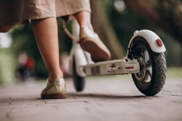 La Dgt Habla De La Edad Mínima Para Ir En Patinete Eléctrico