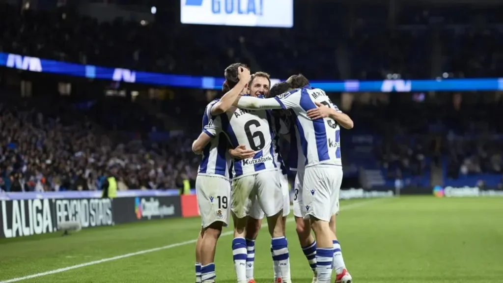 Los Jugadores De La Real Sociedad Celebran Un Gol En El Reale Arena Fuente: Europa Press