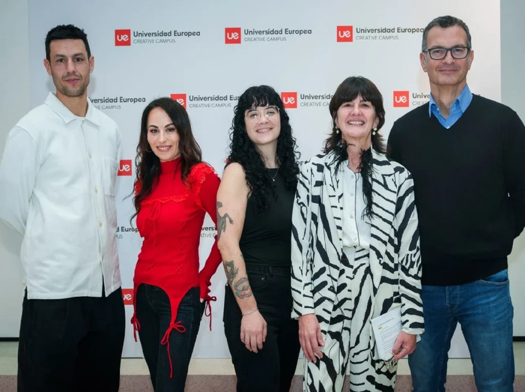 Los Embajadores De Los Premios, Jorge Penadés Y María Escoté, Con Natalia Bengoechea