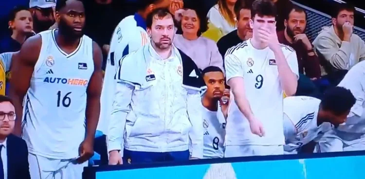 La Burla De Hugo González Al Árbitro Durante El Real Madrid De Baloncesto Ante La Ucam Fuente: X